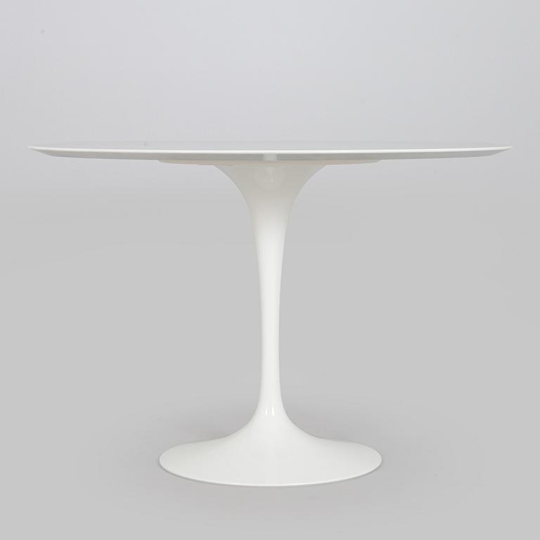 Eero Saarinen, A dining table 'Tulip' Knoll International.