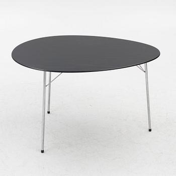Arne Jacobsen, A table, “3603”, anniversary edition, Fritz Hansen, 2002.