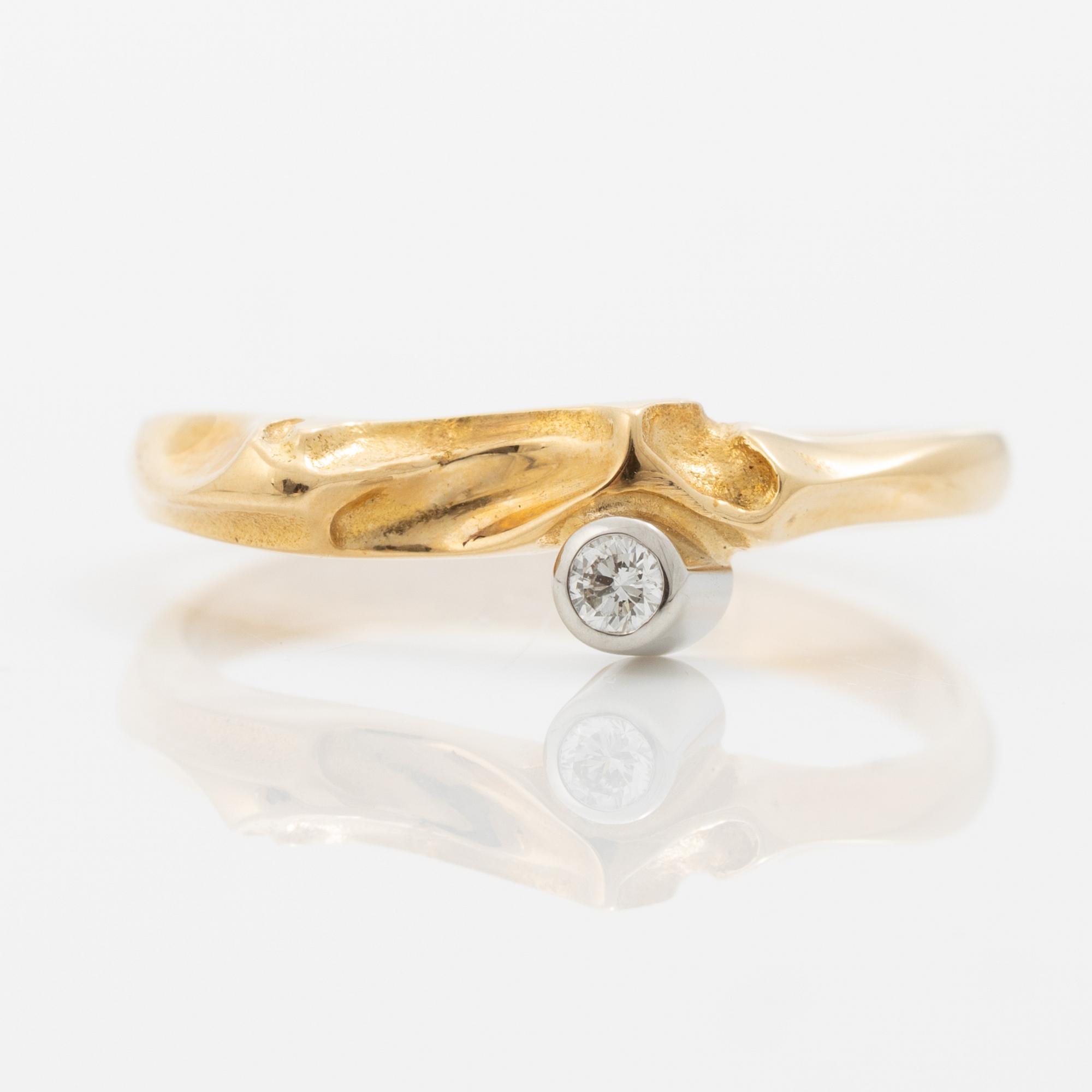 Lapponia, ring, 18K gold with a round brilliant-cut diamond, Finland 1982.