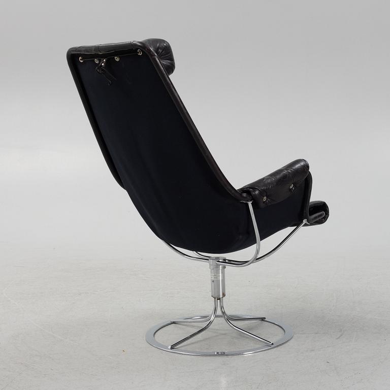 Bruno Mathsson, a Jetson swivel easy chair.