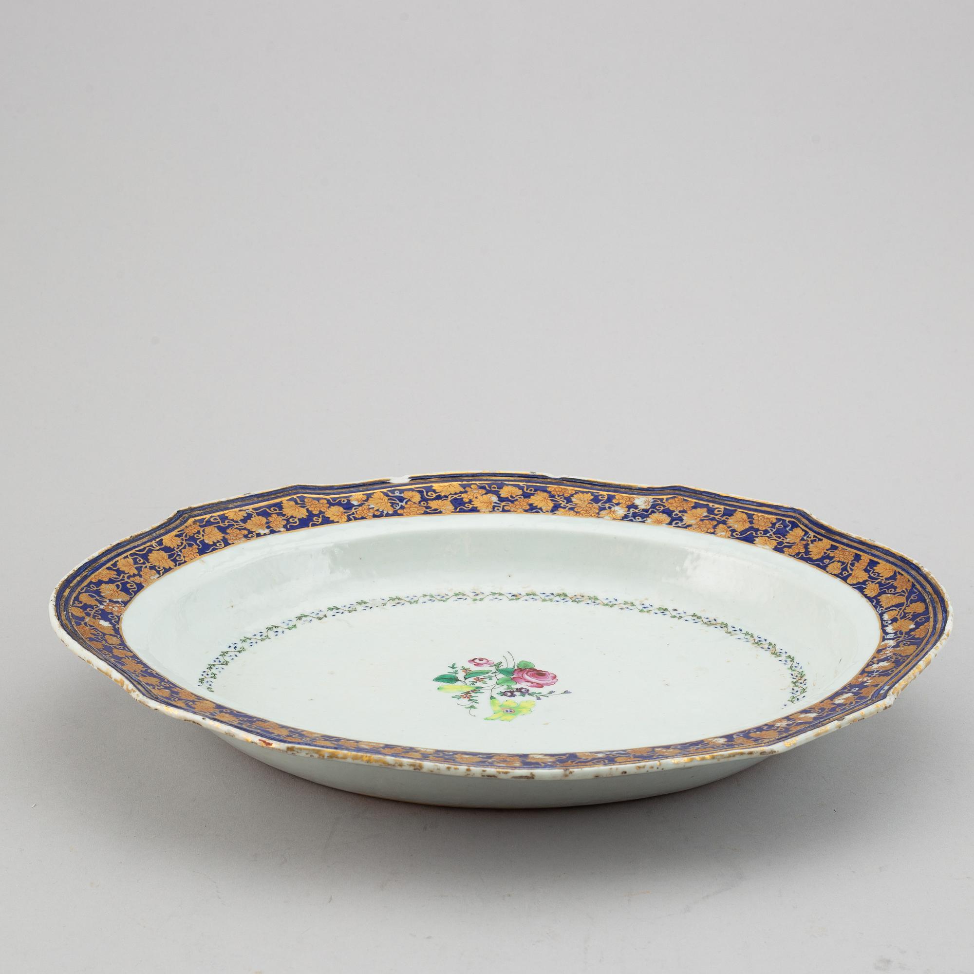 An oval famille rose dish, Qing dynasty, Qianlong (1736-95).