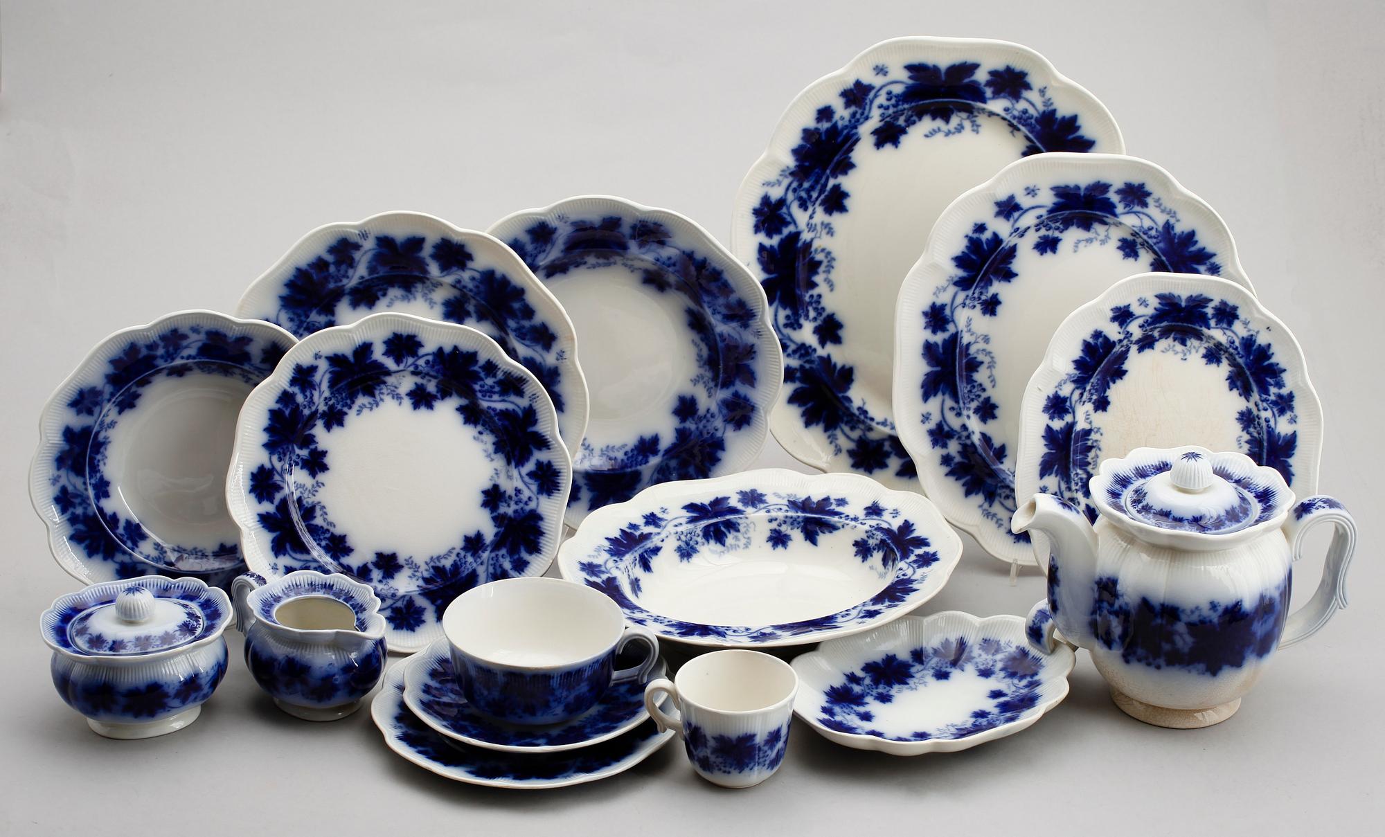 SERVISPORSLIN, 75 del,  "Blå Vinranka", Arthur Percy, Gefle.