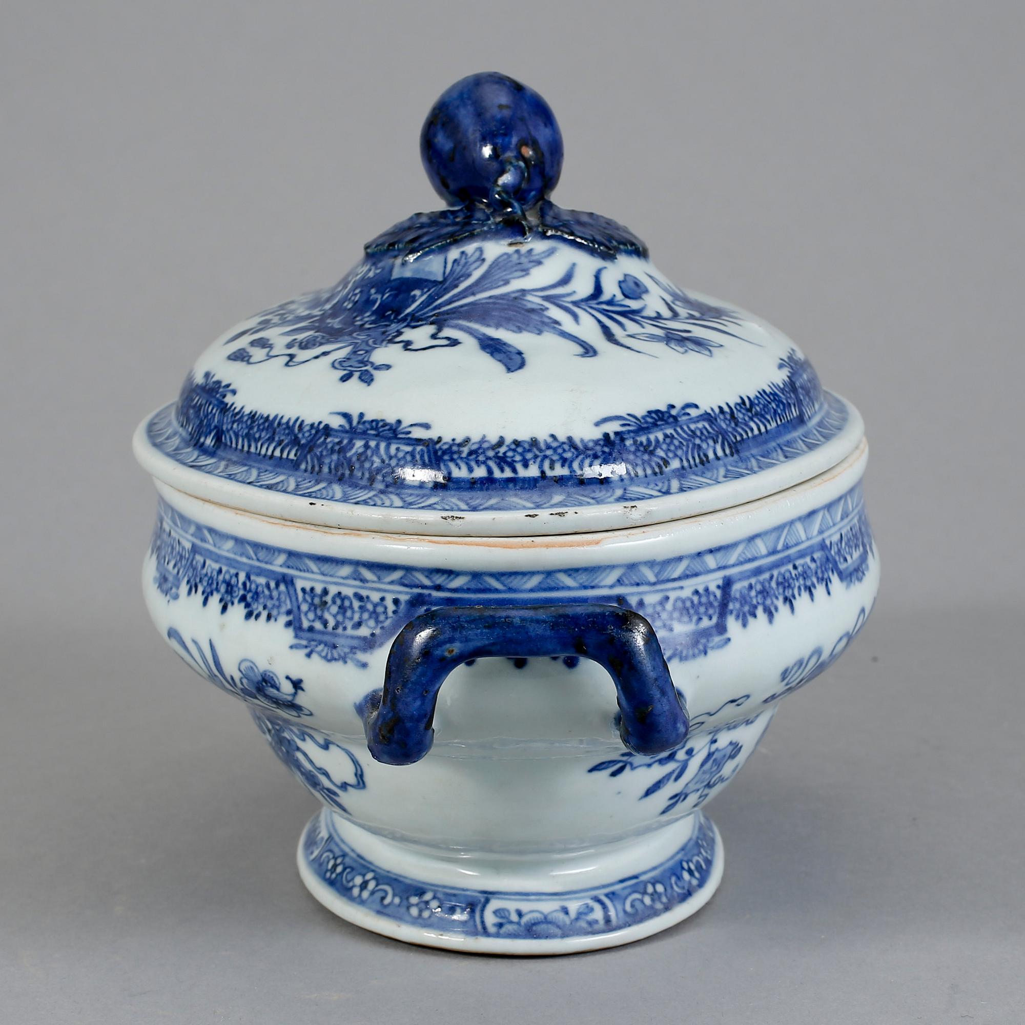 TERRIN, porslin, Kina, Qianlong (1736-95).