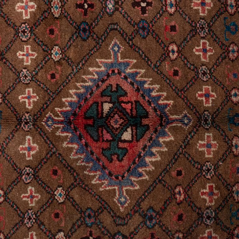 Matta, Hamadan, ca 270 x 130 cm.