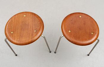 PALLAR, 2 st,  Arne Jacobsen för Fritz Hansen.