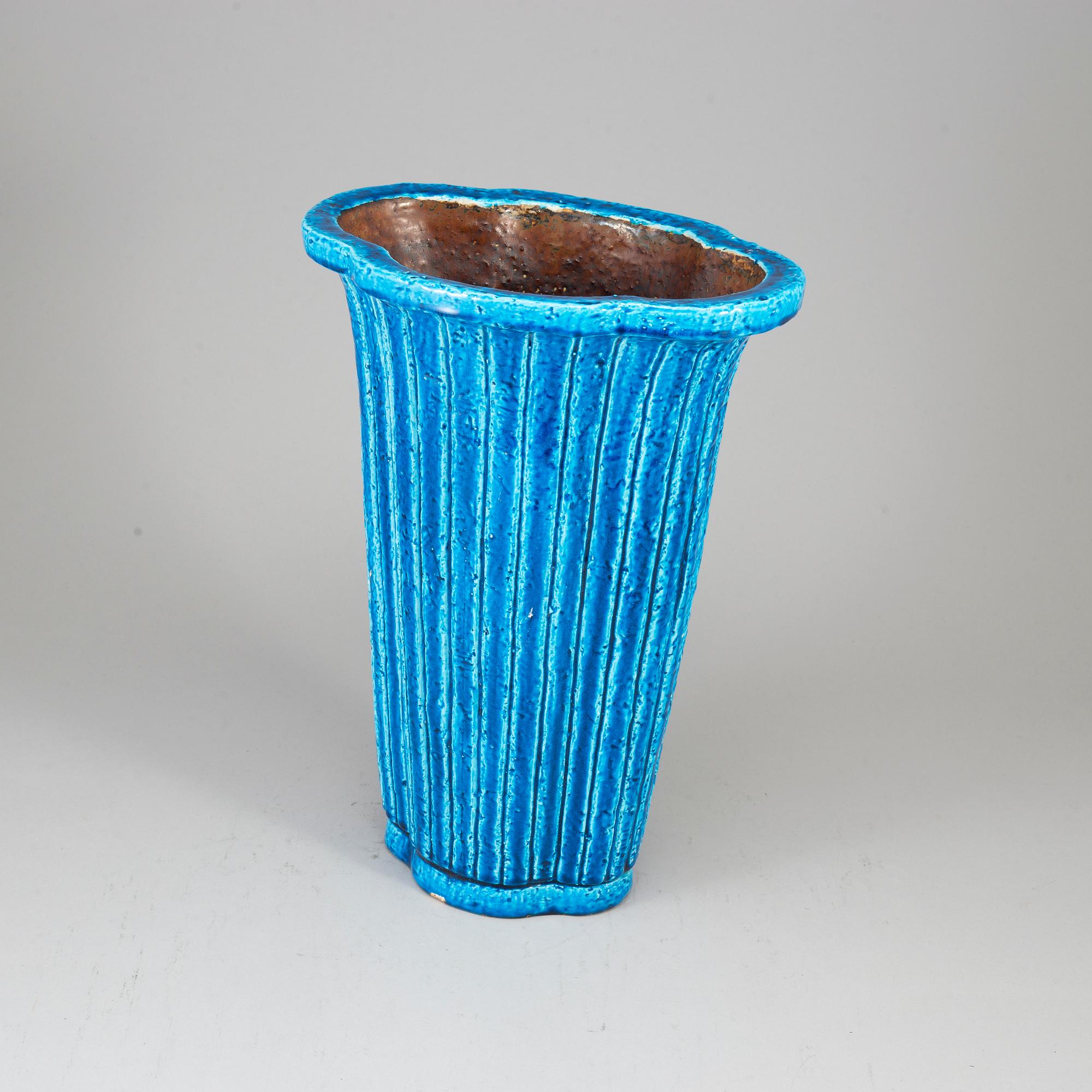 GUNNAR NYLUND, golvvas, chamotteterat stengods, Rörstrand, 1900-talets andra hälft.