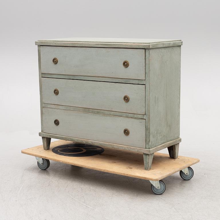Chest of drawers, late 19th century.