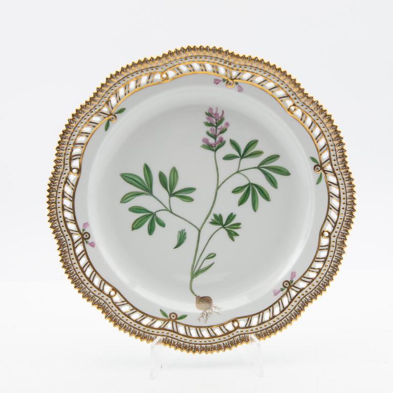 Plate Flora Danica Royal Copenhagen Denmark porcelain.