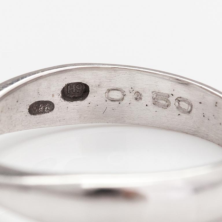 A 14K white gold ring with a ca. 0.50 ct diamond according to engraving.