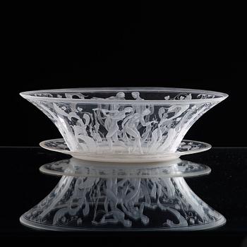 A Simon Gate engraved glass bowl and stand, Orrefors 1929.