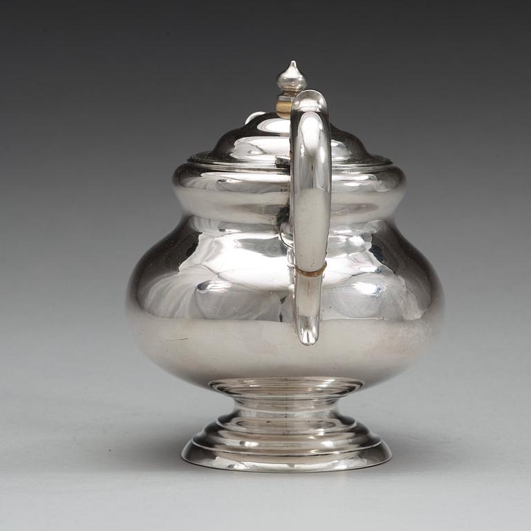 MICHAEL PEIPPO, S:t Petersburg 1859, tekanna, silver.