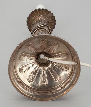 LAMPFOT / LJUSSTAKE, silver, otydliga franska stämplar, 1800-talets början.