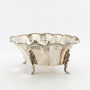 Jardinière/Bowl on foot, first half of the 20th century, silver.