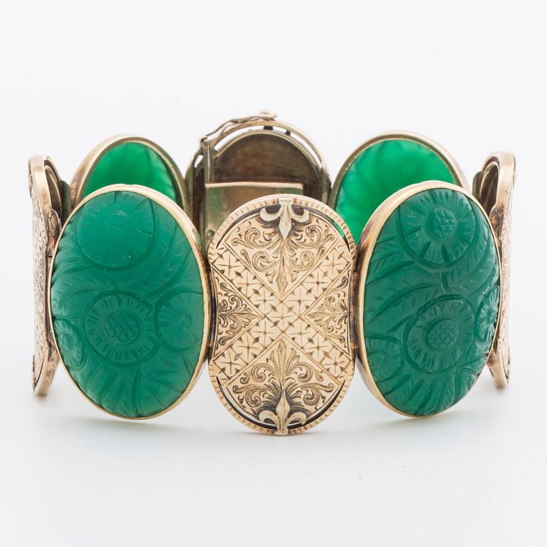 BRACELET 14K gold and carved chrysoprase, polish hallmarks,