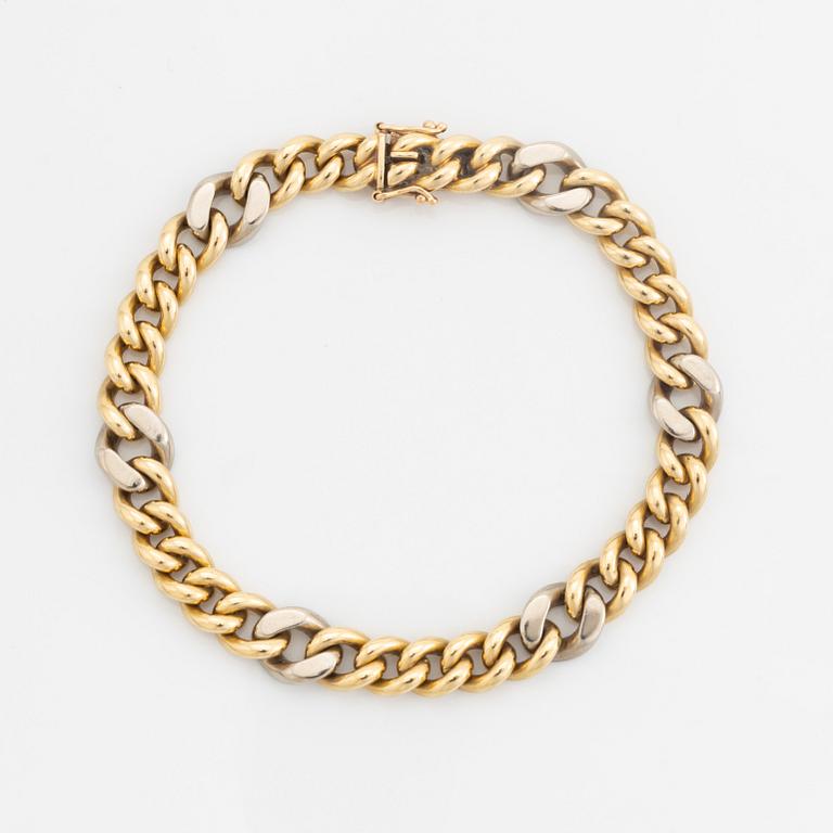 18K gold bracelet.