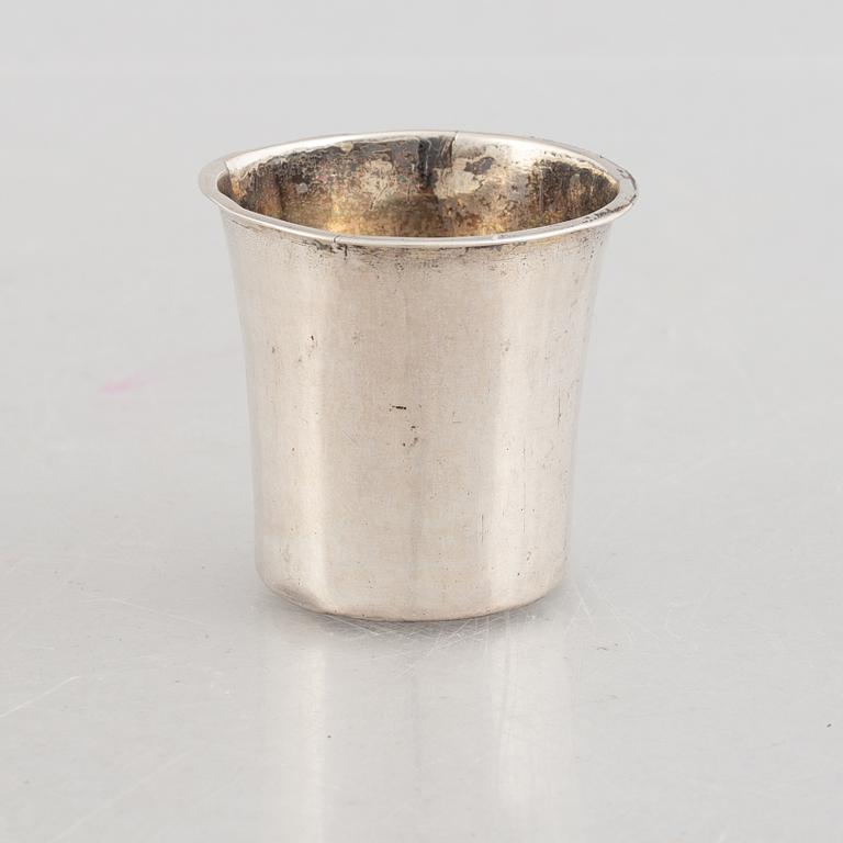 Five silver cups, 18th/19th Century.