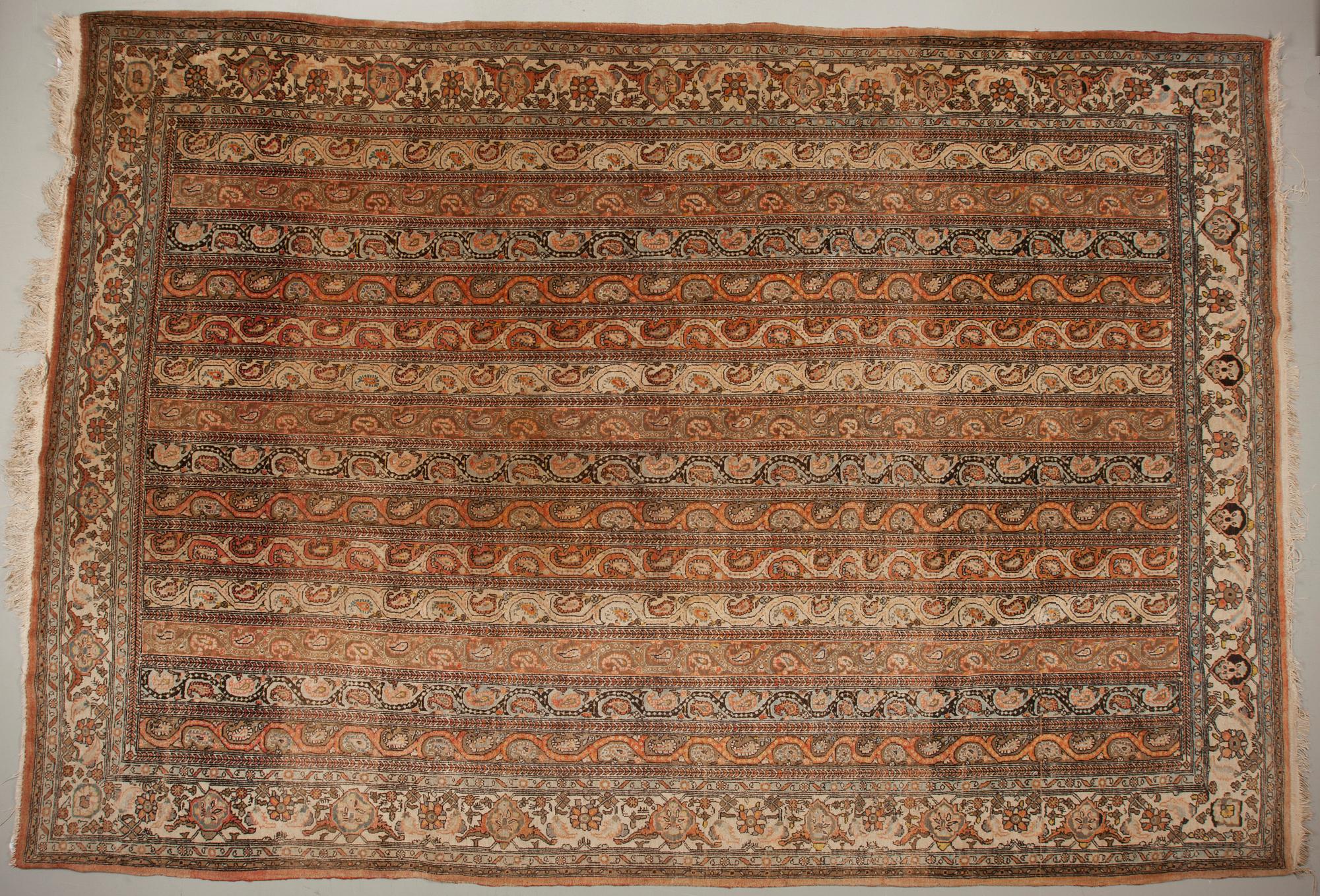 MATTA, semiantik, troligen Qum. 220x315 cm.