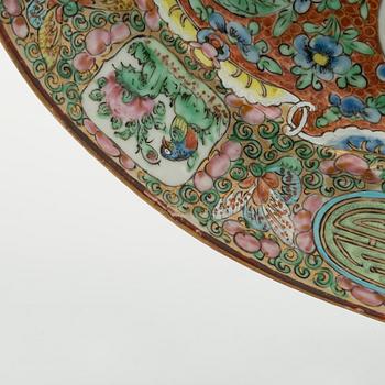 koristelautasia 4 kpl ja tarjoiluvati, Kiina, 1800-luku.