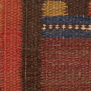 CARPET. "Körsbärsmattan". Flat weave. 331,5 x 254,5 cm. Signed MMF.