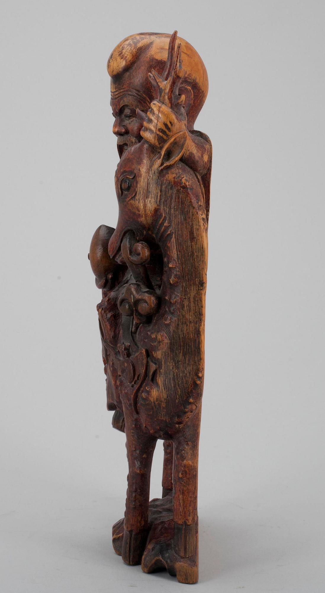 SKULPTUR, målat trä, Kina troligen 1800-talets slut.