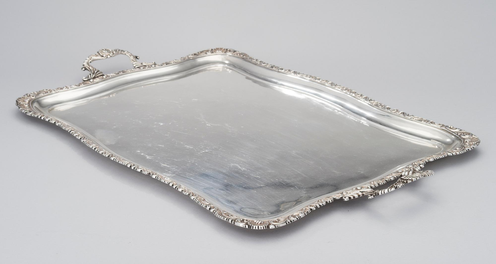 BRICKA, silver, S:t Petersburg, Johann Henricson 1802-1830, vikt 2520 g.