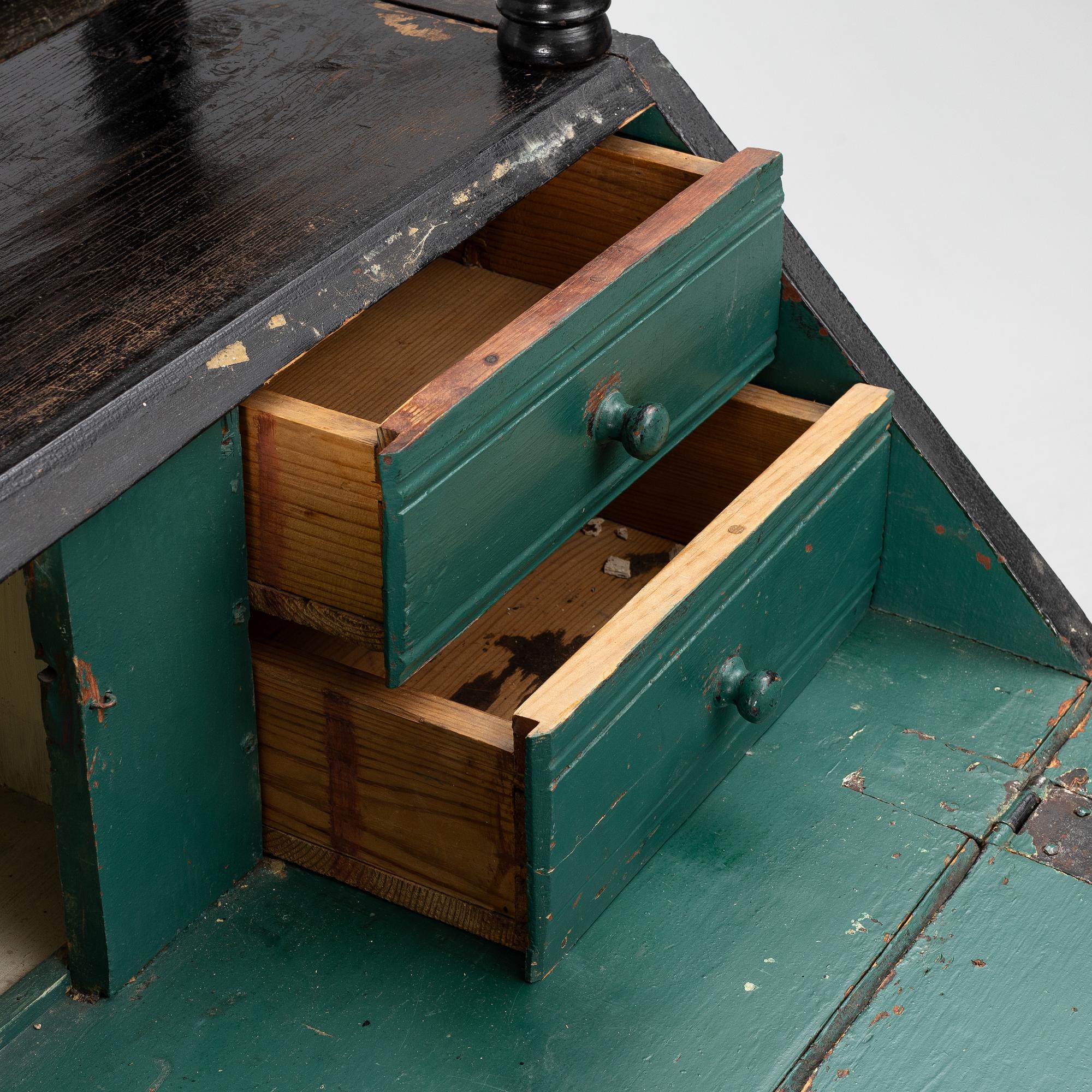 Writing cabinet, first half of the 19th century.