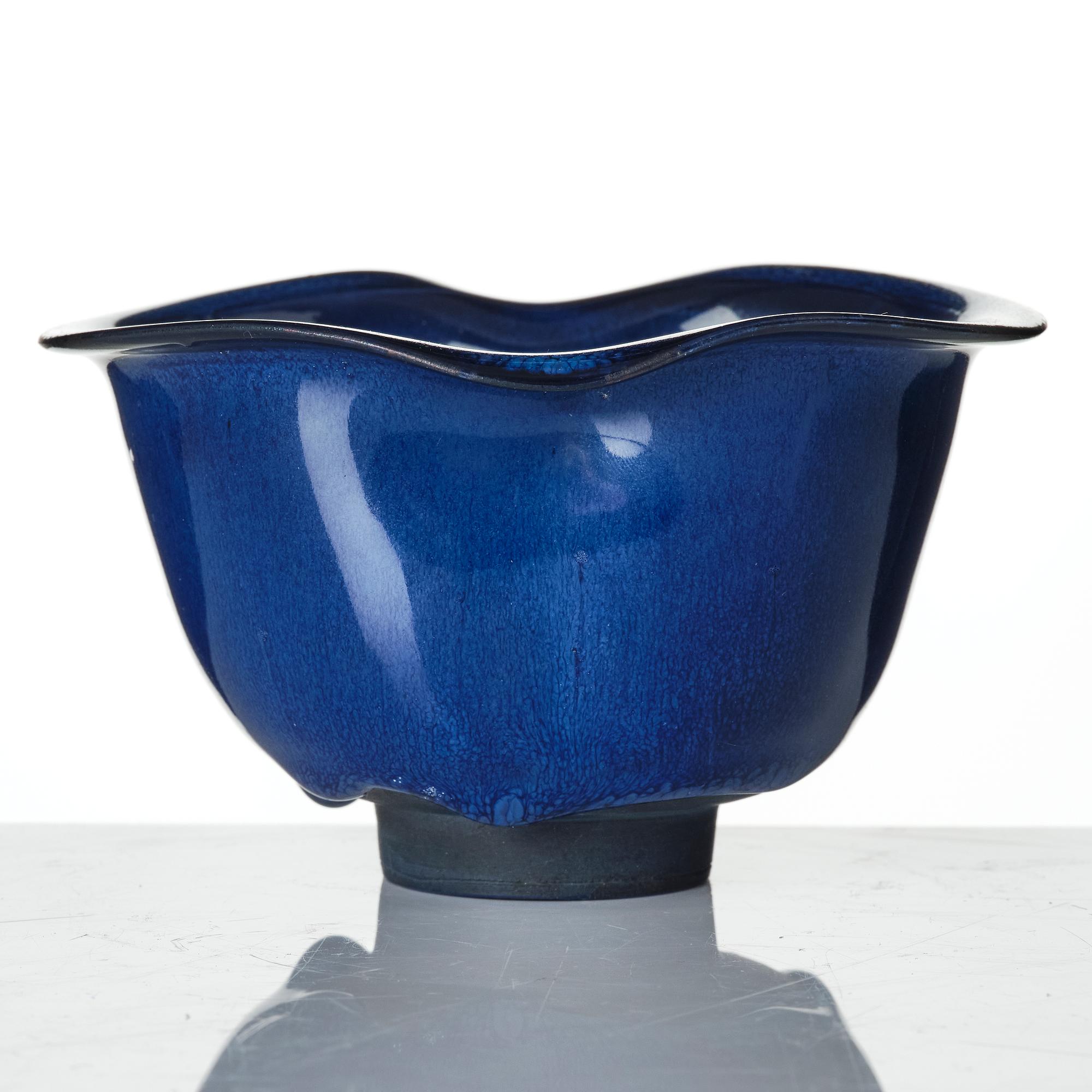 Wilhelm Kåge, two stoneware bowls, Gustavsberg Studio 1945.