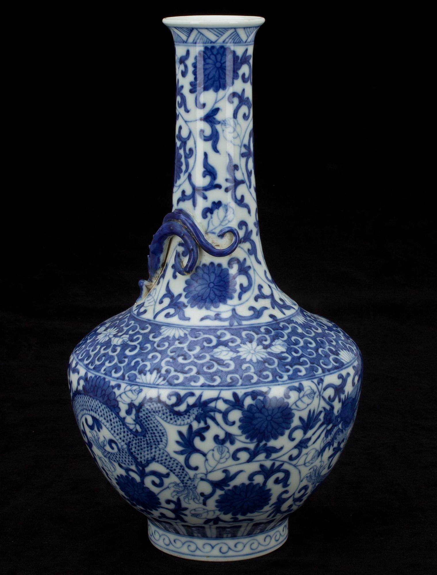 VAS, porslin, Kangxi-stil, Kina 1900-talets slut.