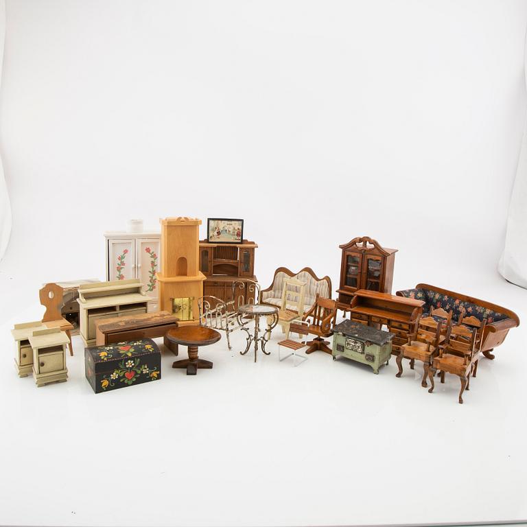 Dollhouse Furniture and Dolls from the 20th Century.