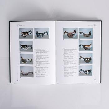 BOK / KATALOG, "Russian Silver Late 19th - early 20th century, Price-catalogue", S:t Petersburg 2010.