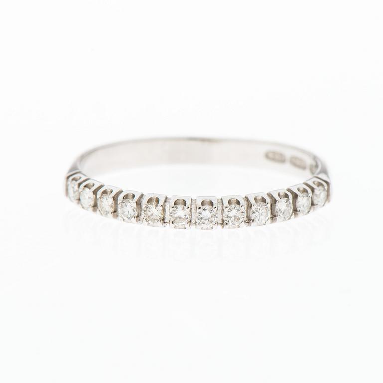 RING, briljantslipade diamanter, 18K vitguld. Elis Kauppi, Kupittaan Kulta 1985.