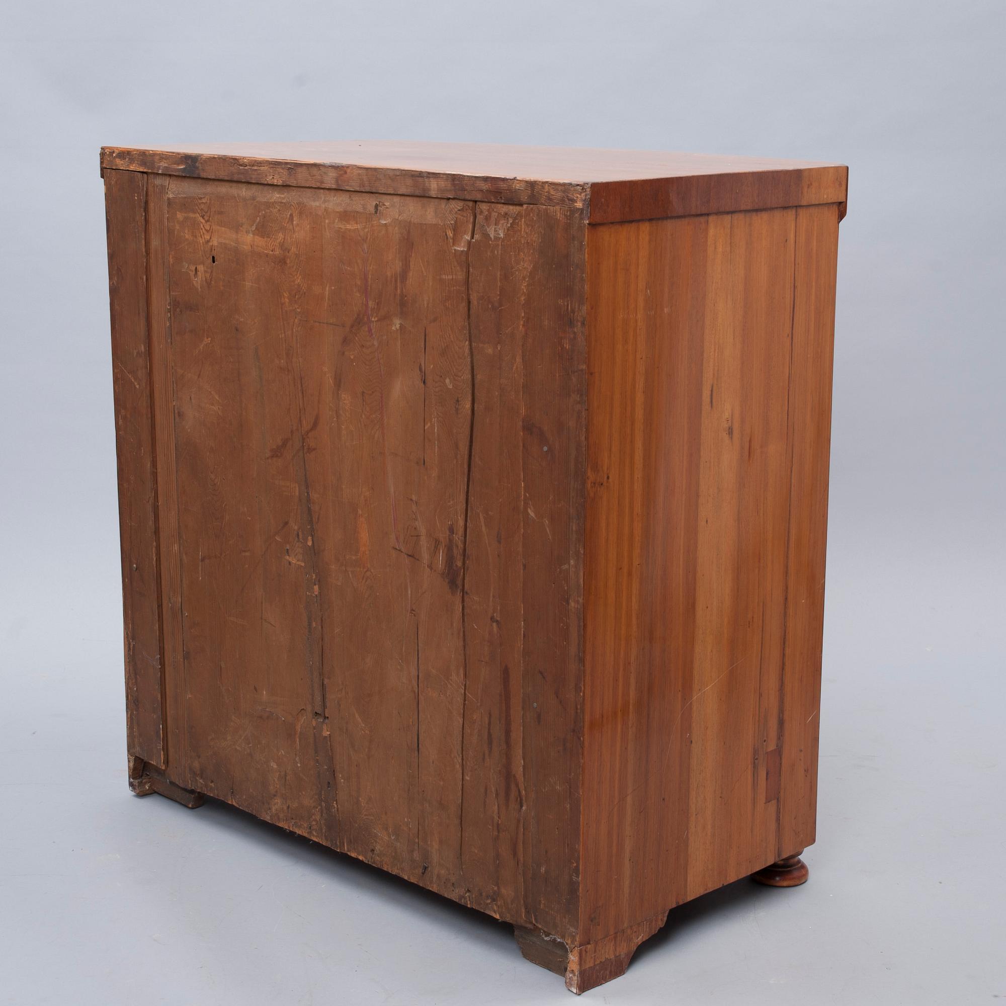 BYRÅ, biedermeier, 1800-talets mitt.