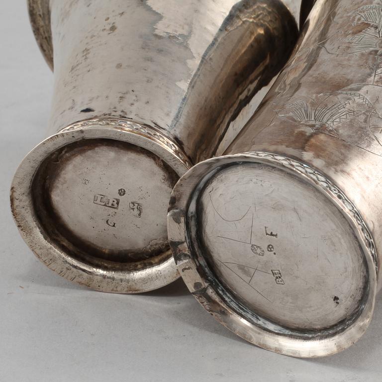BÄGARE, 2 st, silver, 1700-tal, vikt 110 g.