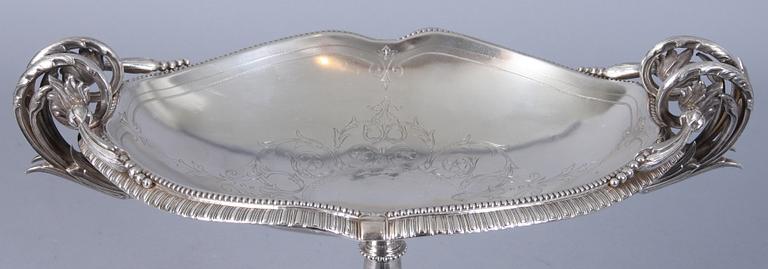 SKÅL PÅ FOT, silver, Jan Biedgunowski Warszawa (1852-65). Silverstämplar Ryssland. ca 650 g.