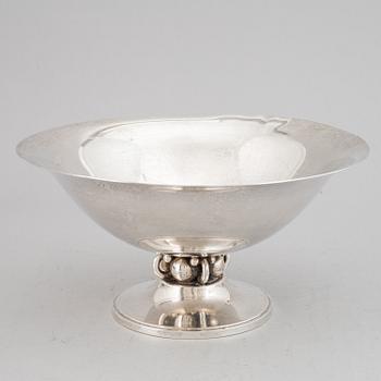 Alphonse LaPaglia, a sterling silver bowl.