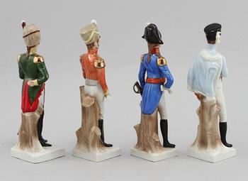FIGURINER, 4 st. porslin, 1900-talets andra hälft.