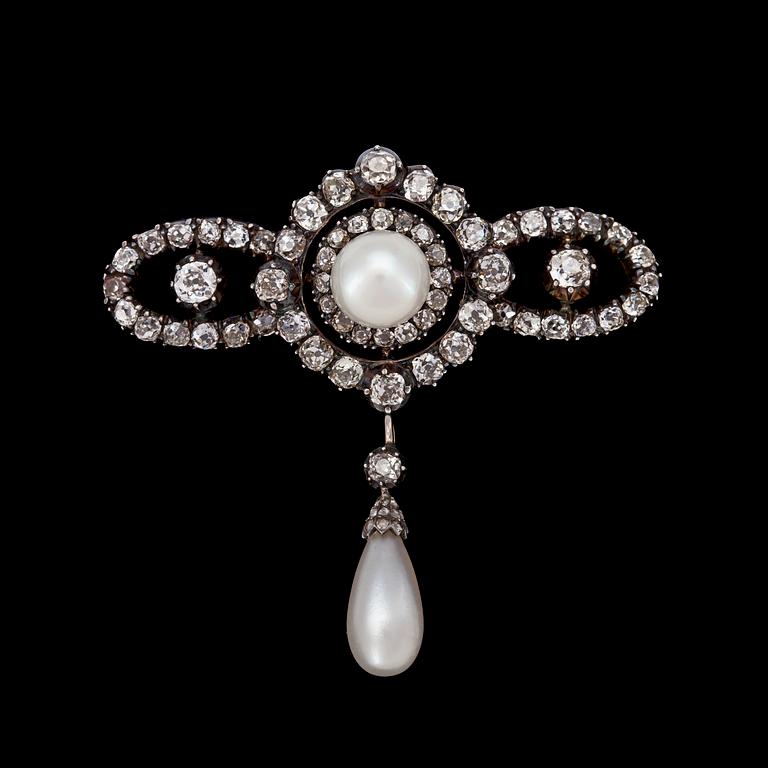 An antique cut diamond and cultured pearl brooch, tot. app. 4 cts, c. 1880.