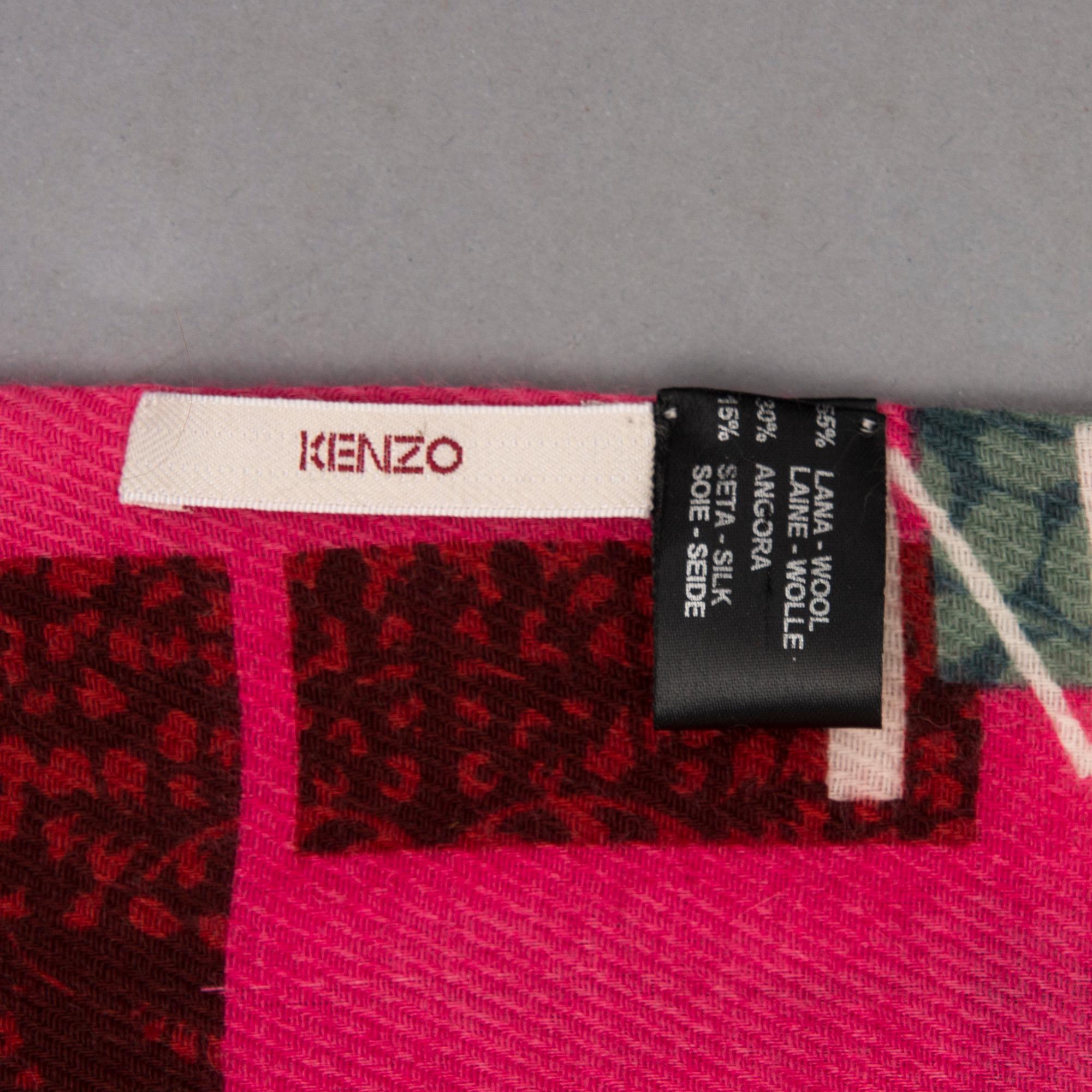 HALSDUKAR, 2 stycken, Kenzo.