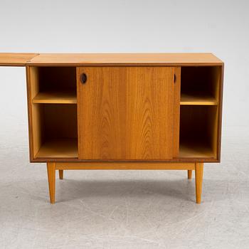 A teak veneered sideboard, 1950's/1960's.