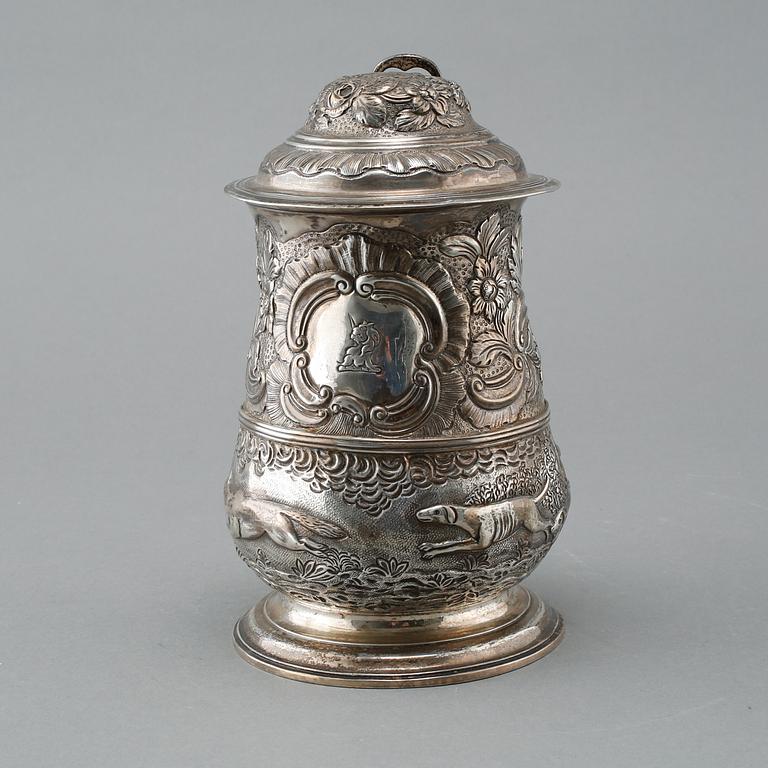 STOP, silver, London, 1759, vikt 740 g.