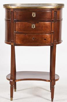 BYRÅ, Louis XVI-stil. 1900-tal.