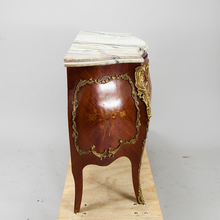 BYRÅ, rokokostil, 1900-talets senare hälft.