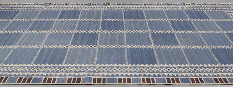 Barbro Nilsson, MATTO, "Salerno blå", flat weave, ca 425-429,5 x 278-281 cm, signed AB MMF BN.