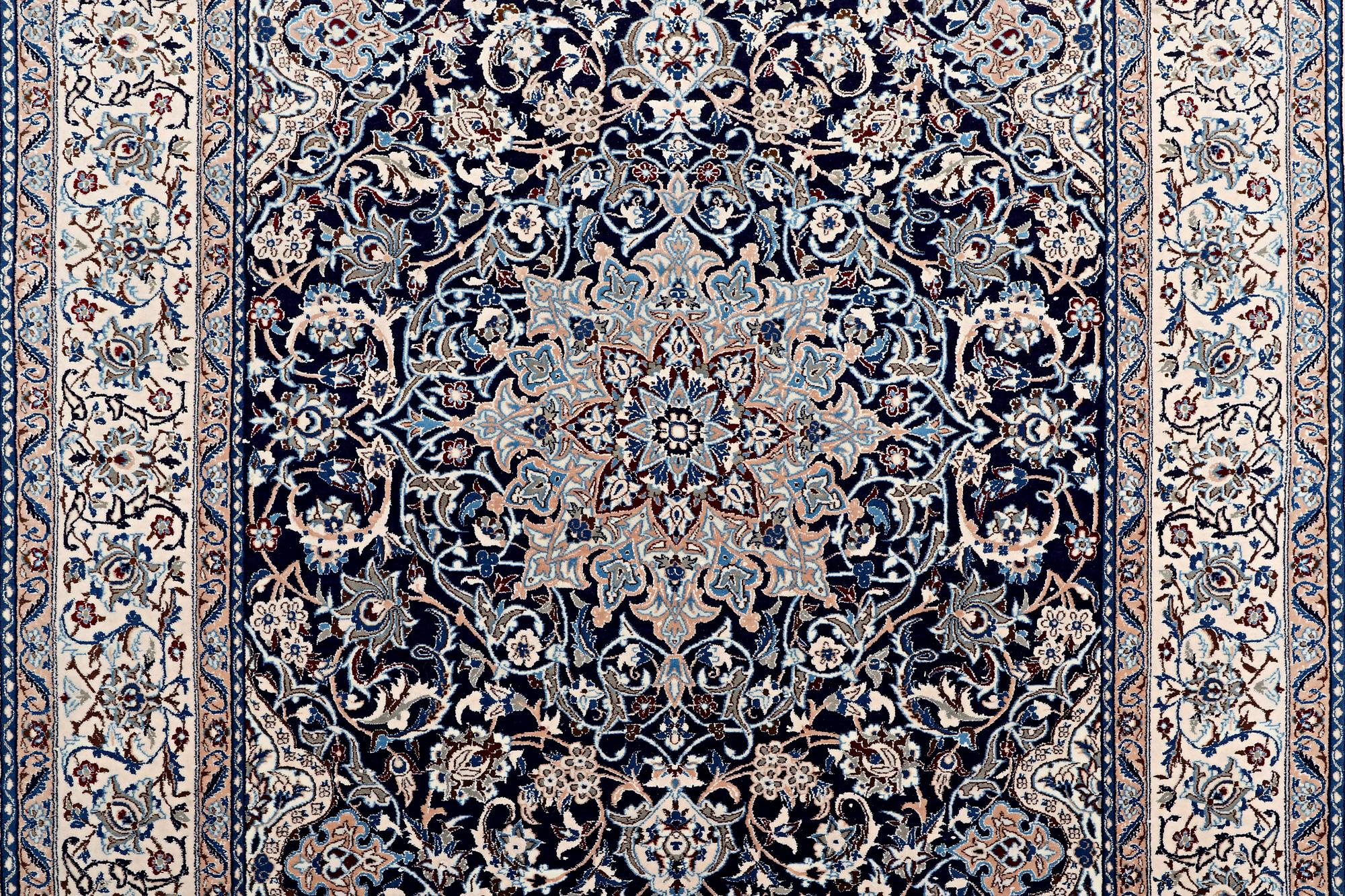 Matta, Nain, part silk, 6 laa, ca. 325 x 200 cm.