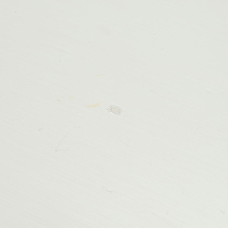 Matbord, sk. månbord, 1800-tal.