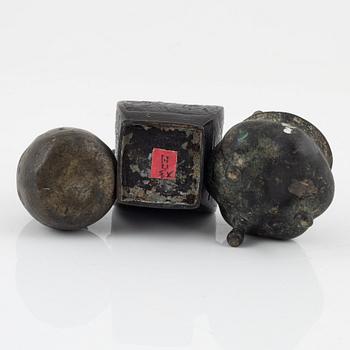 A set of three Chinese miniature bronzes, 17th/19th Century.