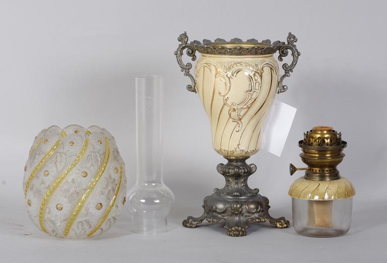 BORDSFOTOGENLAMPA. Flintgods. Nyrokoko, sent 1800-tal.