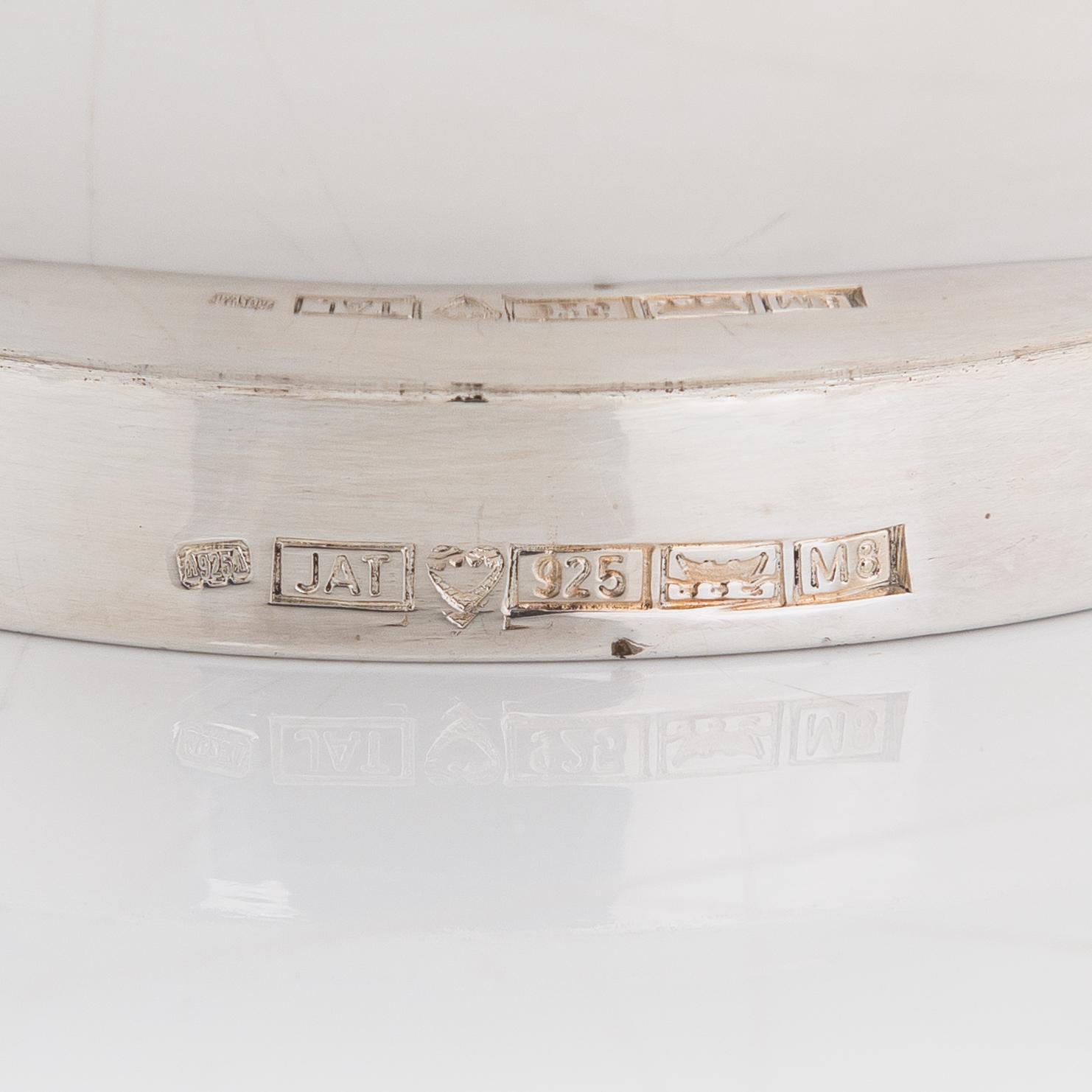 Pekka Piekäinen, a sterling silver cream jug and sugar bowl, J.A. Tarkiainen, Helsinki 1989.