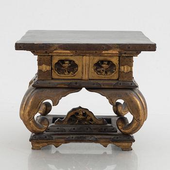 A Japanese lacquer and wood stand, Meiji (1868-1912).