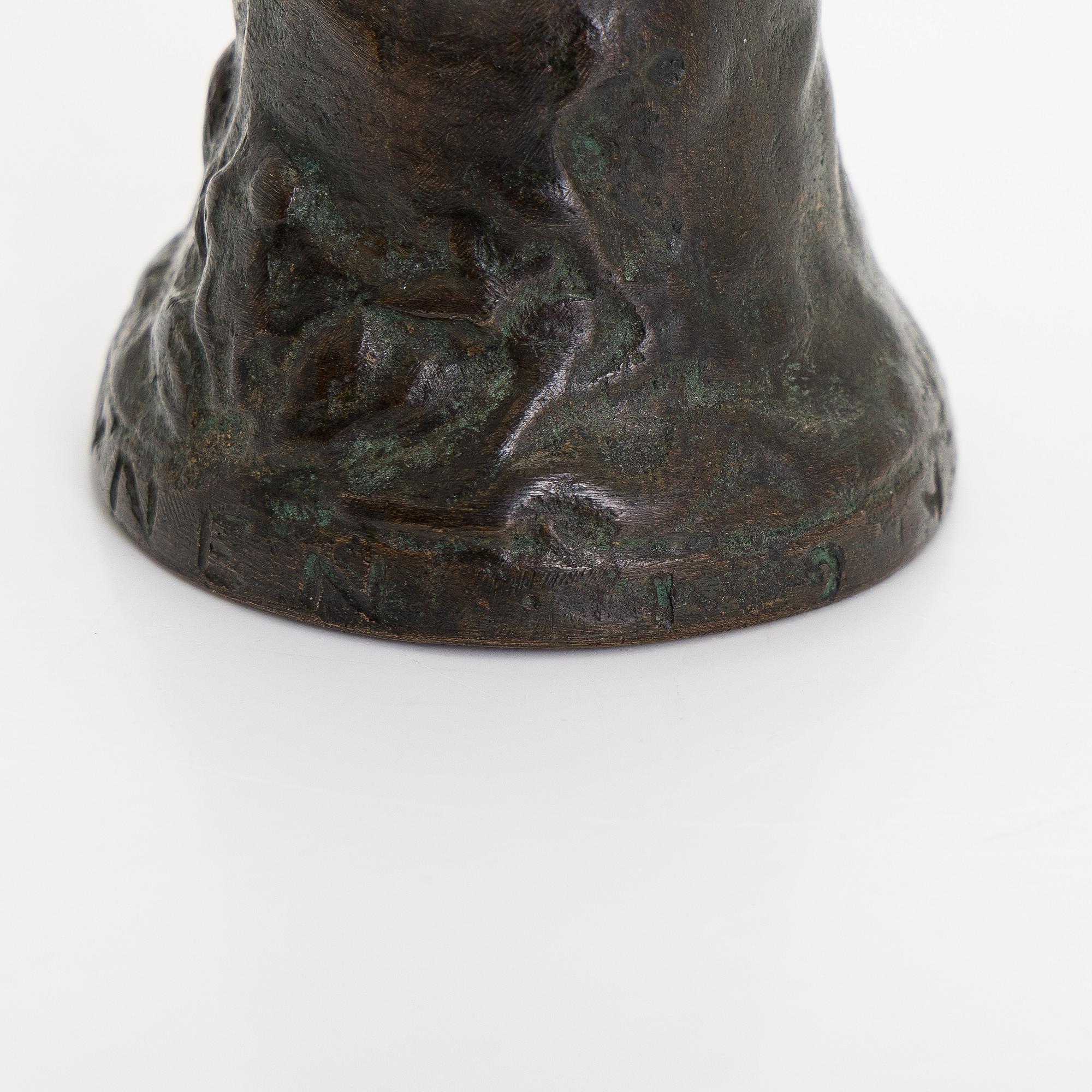 Jussi Mäntynen, Lynx on a counter bell.